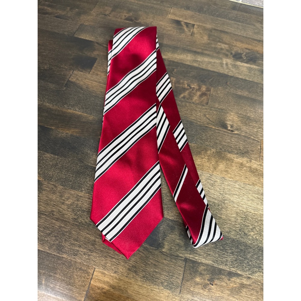 Donald‎ Trump Signature Collection Red Silk Striped Mens Necktie Gold Crest Tie